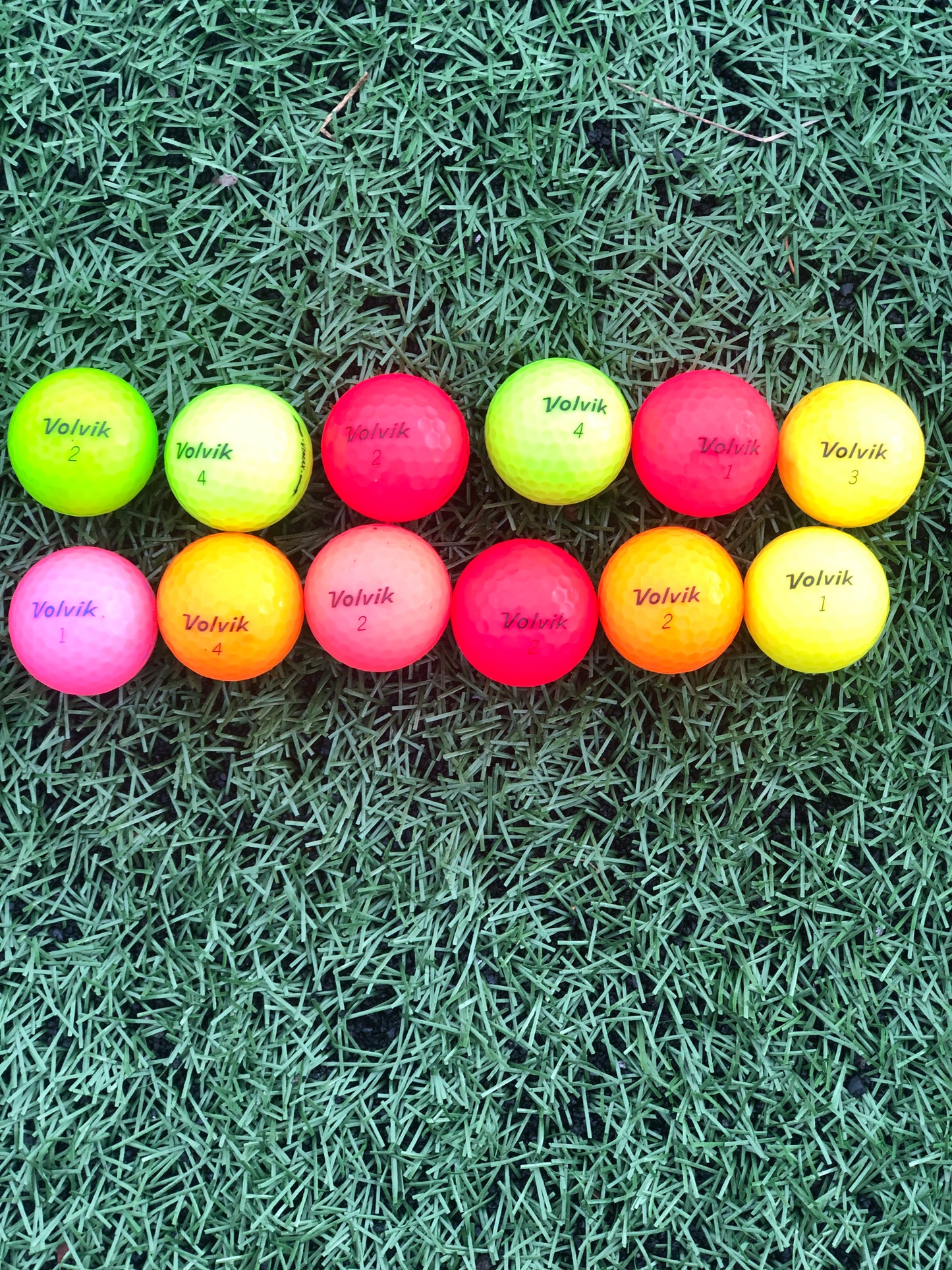 12 Volvik Golf Balls